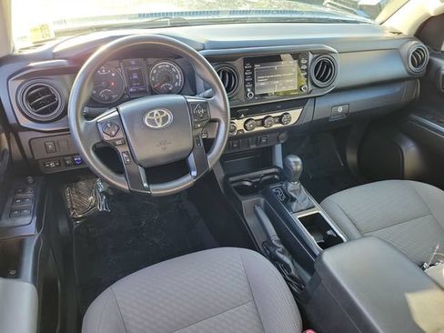 Used 2020 Toyota Tacoma SR AWD/4WD image 11