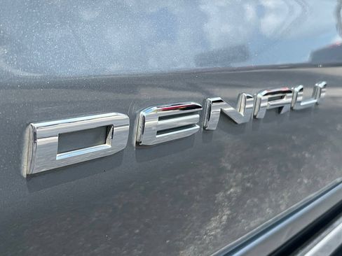 Used 2023 GMC Sierra 1500 Denali w/ Denali Reserve Package AWD/4WD image 5