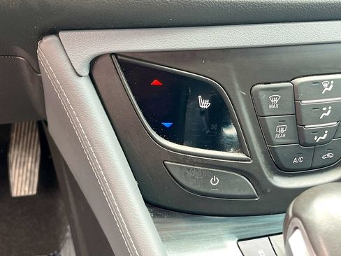 Used 2019 Buick Envision Essence FWD image 20