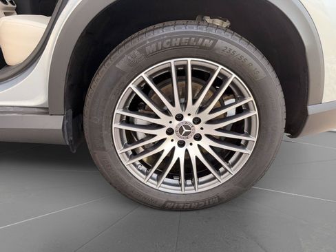 Used 2023 Mercedes-Benz GLC 300 4MATIC image 11