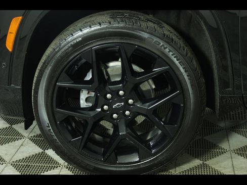 Used 2024 Chevrolet Traverse RS w/ LPO, Floor Liner Package AWD/4WD image 17