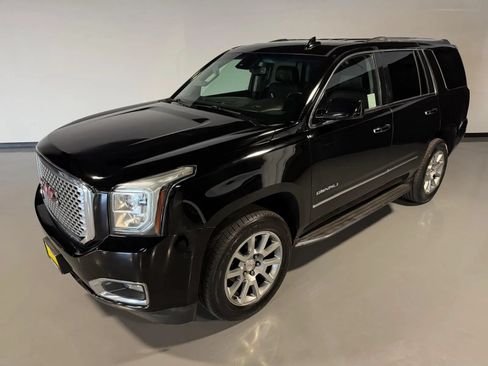 Used 2015 GMC Yukon Denali w/ Open Road Package AWD/4WD image 53