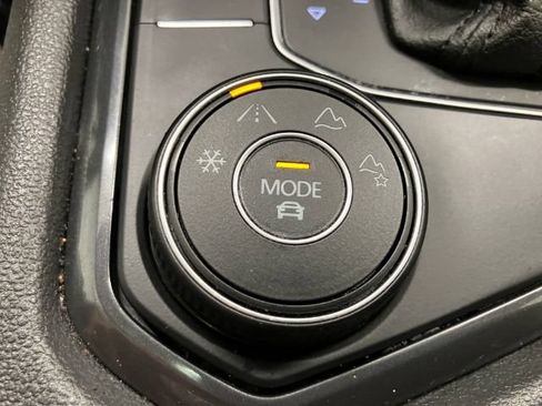 Used 2020 Volkswagen Tiguan SEL w/ 3rd Row Seat Package AWD/4WD image 33