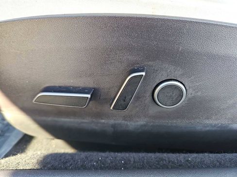 Used 2023 Tesla Model 3 Standard Range image 17