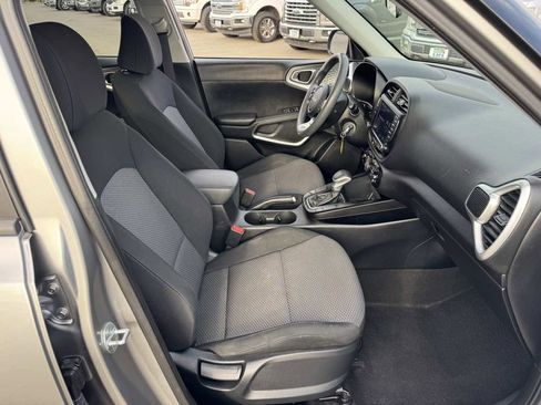 Used 2022 Kia Soul LX w/ Technology Package image 14