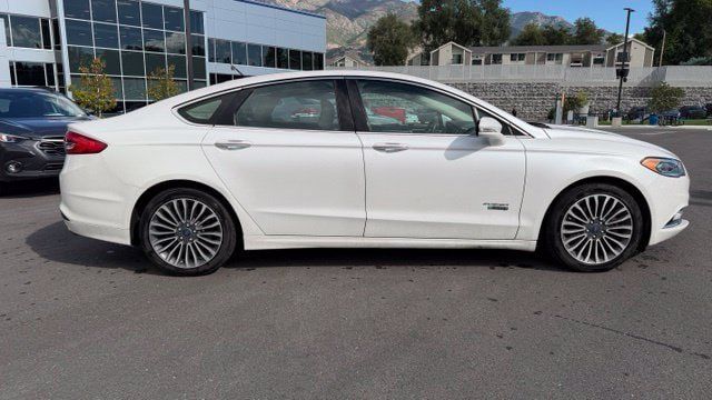 Used 2017 Ford Fusion Energi SE FWD image 2