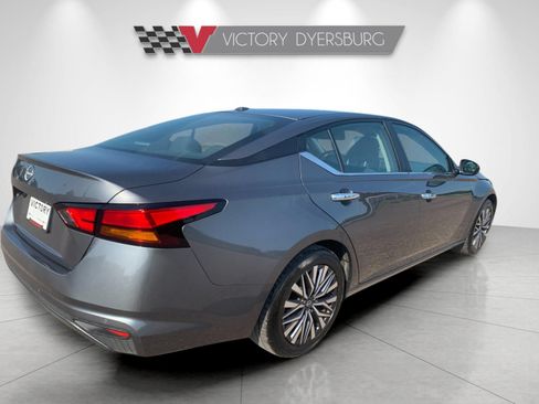 Used 2025 Nissan Altima 2.5 SV FWD image 4