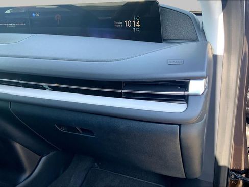 Certified 2025 Lincoln Navigator Reserve AWD/4WD image 19