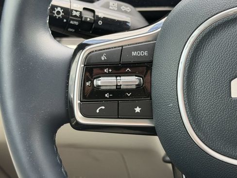 Used 2026 Kia Carnival SX Prestige FWD image 32