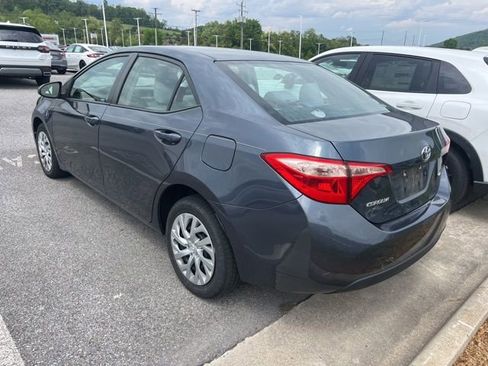 Used 2017 Toyota Corolla LE w/ Carpet Mat Package (TMS) FWD image 3