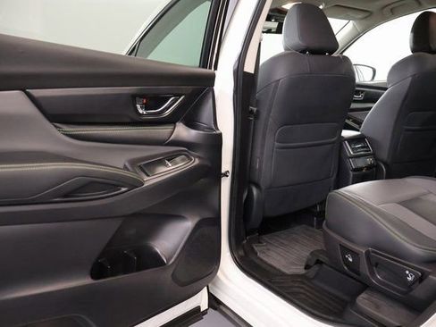Used 2024 Subaru Ascent Onyx Edition image 27
