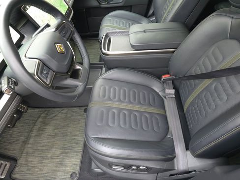 Used 2024 Rivian R1S Adventure image 12