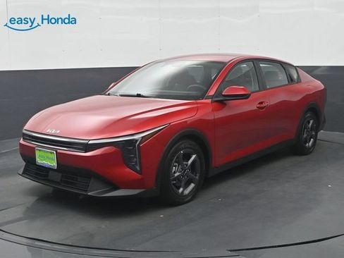 Used 2025 Kia K4 FWD image 3