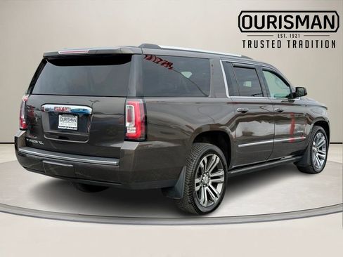 Used 2020 GMC Yukon XL Denali w/ Denali Premium Package image 11
