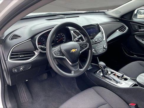 Used 2022 Chevrolet Malibu LT FWD image 12