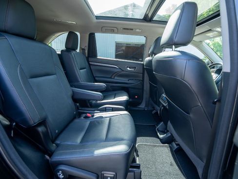 Used 2015 Toyota Highlander Limited AWD/4WD image 23