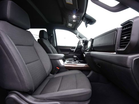 Used 2025 GMC Sierra 1500 Elevation image 40