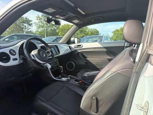 Used 2019 Volkswagen Beetle 2.0T SE FWD image 10