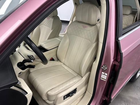 Used 2018 Bentley Bentayga image 34
