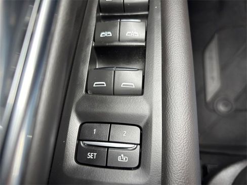 Used 2023 Chevrolet Suburban High Country w/ Premium Package 2 image 18