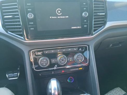 Used 2020 Volkswagen Atlas Cross Sport SEL R-Line AWD/4WD image 9