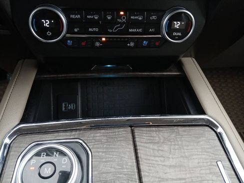 Used 2021 Ford Expedition Limited image 21