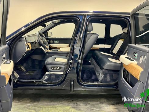 Used 2025 Rolls-Royce Cullinan image 10