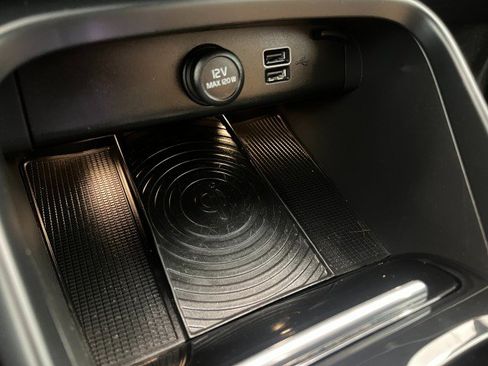 Used 2019 Volvo XC40 T5 Inscription image 24