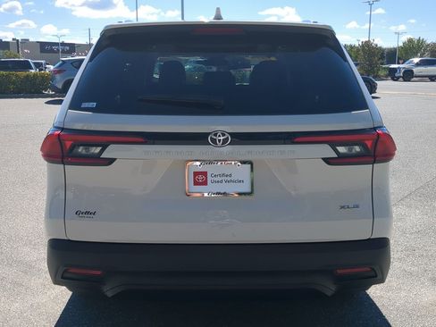 Used 2024 Toyota Grand Highlander Limited image 14