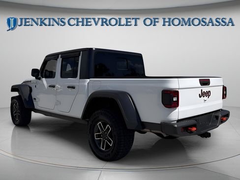 Used 2025 Jeep Gladiator Mojave w/ Convenience Group AWD/4WD image 6