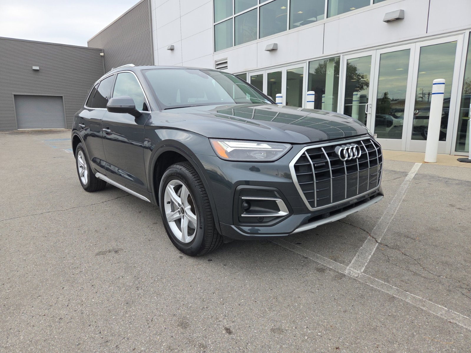 Used 2023 Audi Q5 2.0T Premium w/ Convenience Package AWD/4WD image 32