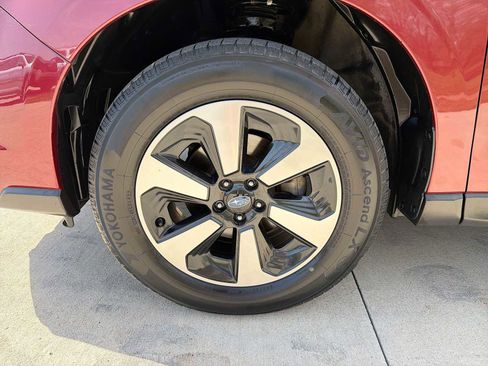 Used 2017 Subaru Forester 2.5i Premium w/ All-Weather Package AWD/4WD image 10