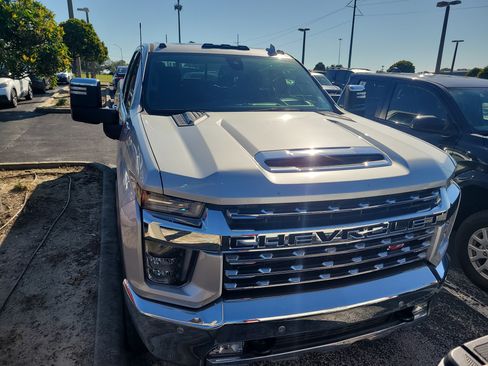 Used 2021 Chevrolet Silverado 2500 LTZ w/ LTZ Plus Package AWD/4WD image 2