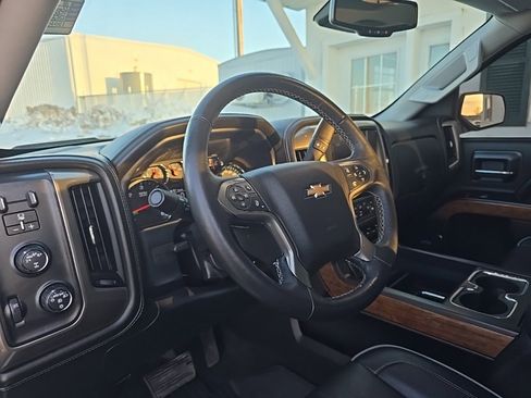 Used 2018 Chevrolet Silverado 1500 High Country image 17