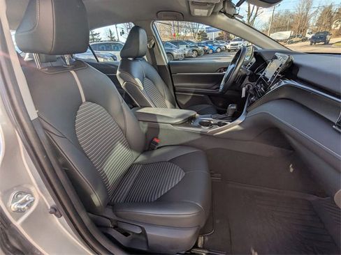 Used 2021 Toyota Camry SE image 22
