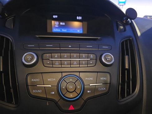 Used 2016 Ford Focus SE w/ Reverse Sensing Package image 18