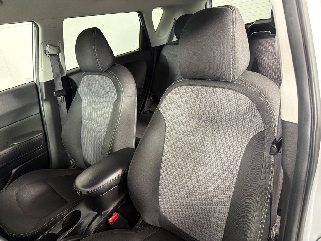 Used 2018 Kia Soul + FWD image 13
