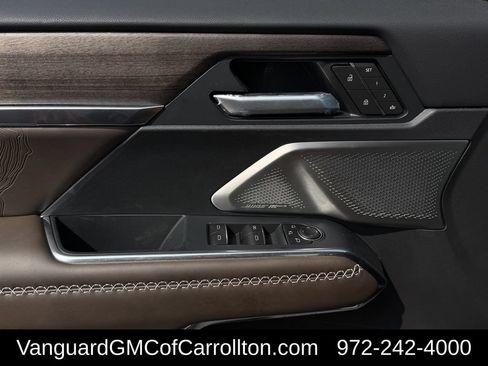 New 2026 GMC Acadia Denali Ultimate w/ LPO, Floor Liner Package AWD/4WD image 21