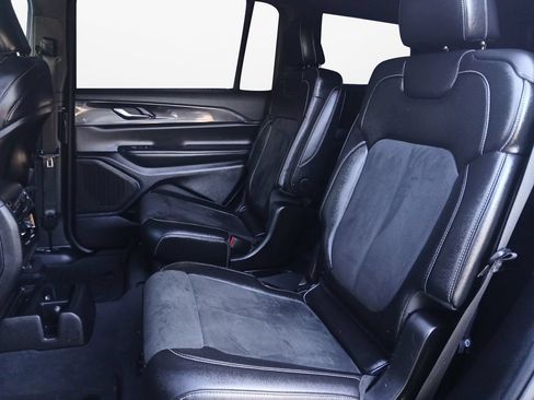 Used 2023 Jeep Grand Cherokee L Laredo RWD image 22