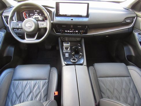 Used 2024 Nissan Rogue Platinum w/ Platinum Premium Package image 32