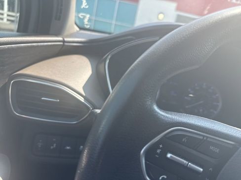 Used 2019 Hyundai Santa Fe SE image 19
