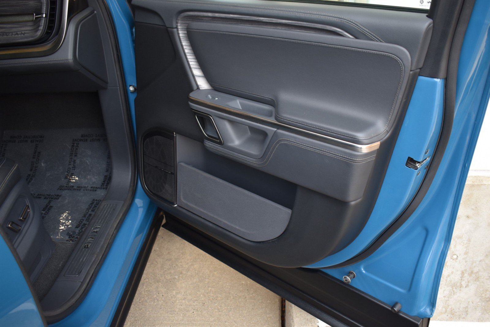 Used 2022 Rivian R1T Launch Edition AWD/4WD image 35