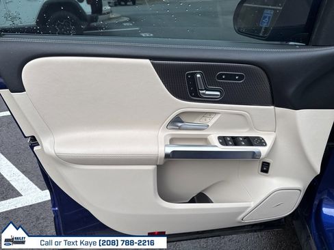 Used 2021 Mercedes-Benz GLB 250 4MATIC image 18