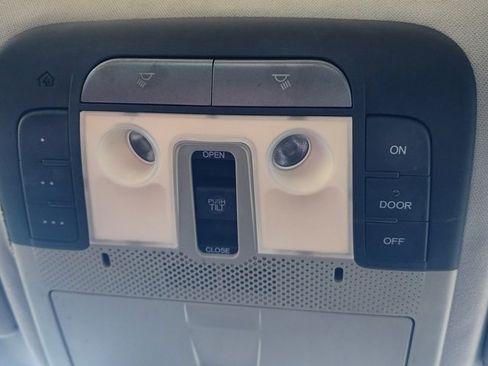 Used 2013 Acura TL w/ Technology Package image 31