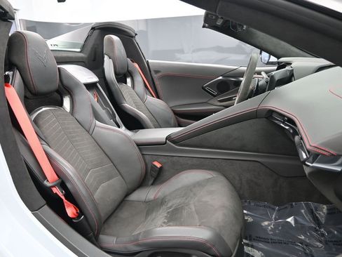 Used 2023 Chevrolet Corvette Stingray Premium Conv w/ Z51 Performance Package image 32