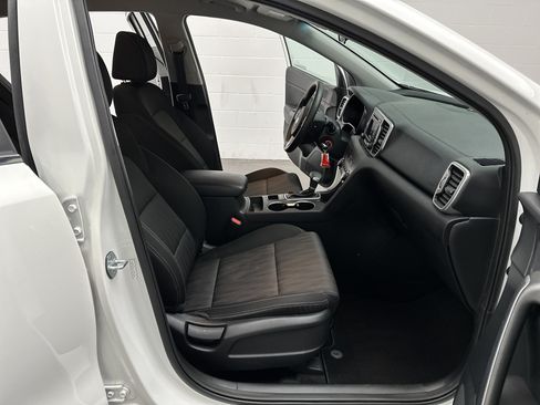 Used 2019 Kia Sportage LX AWD/4WD image 19