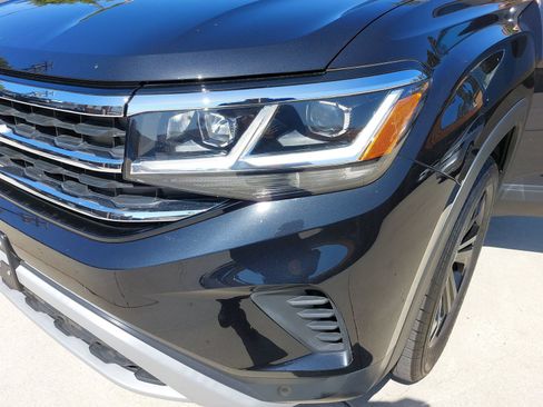 Used 2023 Volkswagen Atlas SE w/ Panoramic Sunroof Package FWD image 12