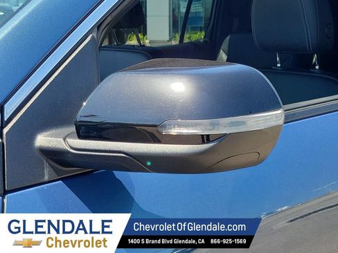 Certified 2025 Chevrolet Traverse LT FWD image 19