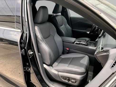 Used 2025 Lexus RX 350 Premium w/ Accessory Package (Z1) FWD image 9