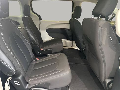 Used 2023 Chrysler Voyager LX FWD image 22